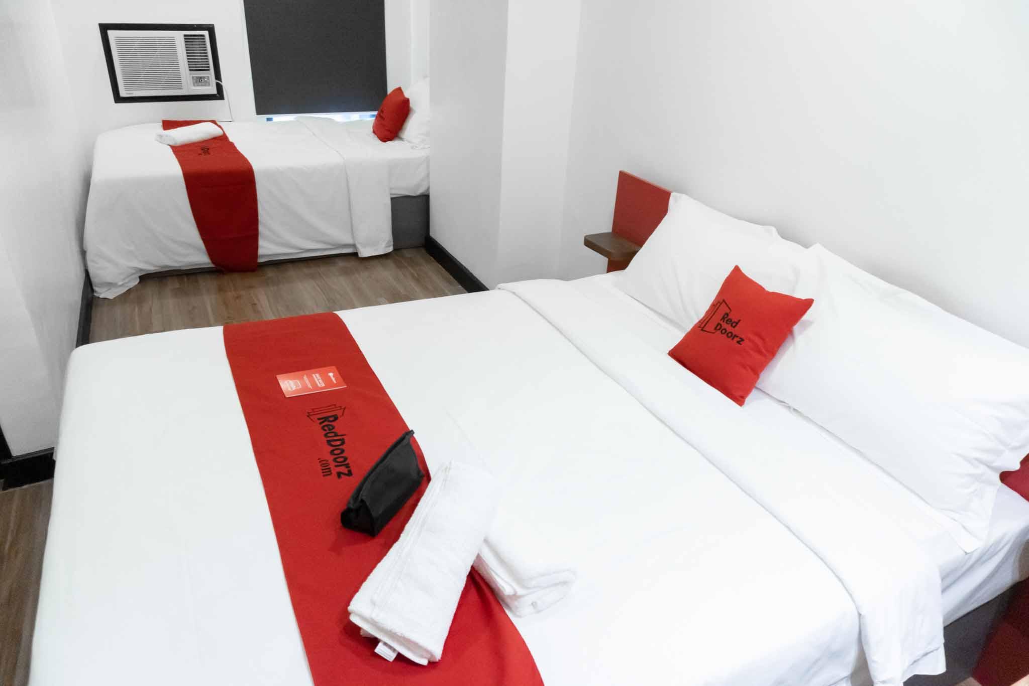 Reddoorz Plus At Mm Hotel Las Pinas Former Reddoorz Plus Near Bamboo Organ Εξωτερικό φωτογραφία