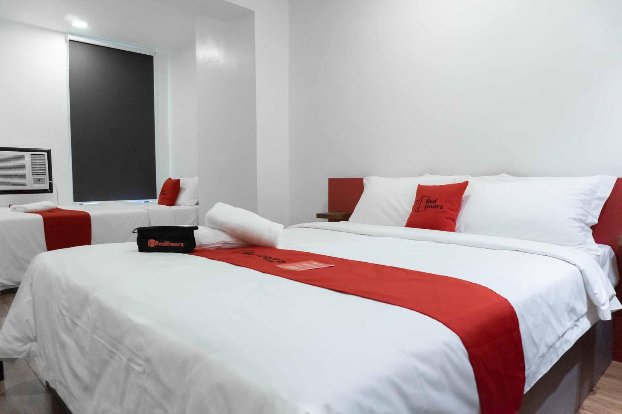 Reddoorz Plus At Mm Hotel Las Pinas Former Reddoorz Plus Near Bamboo Organ Εξωτερικό φωτογραφία