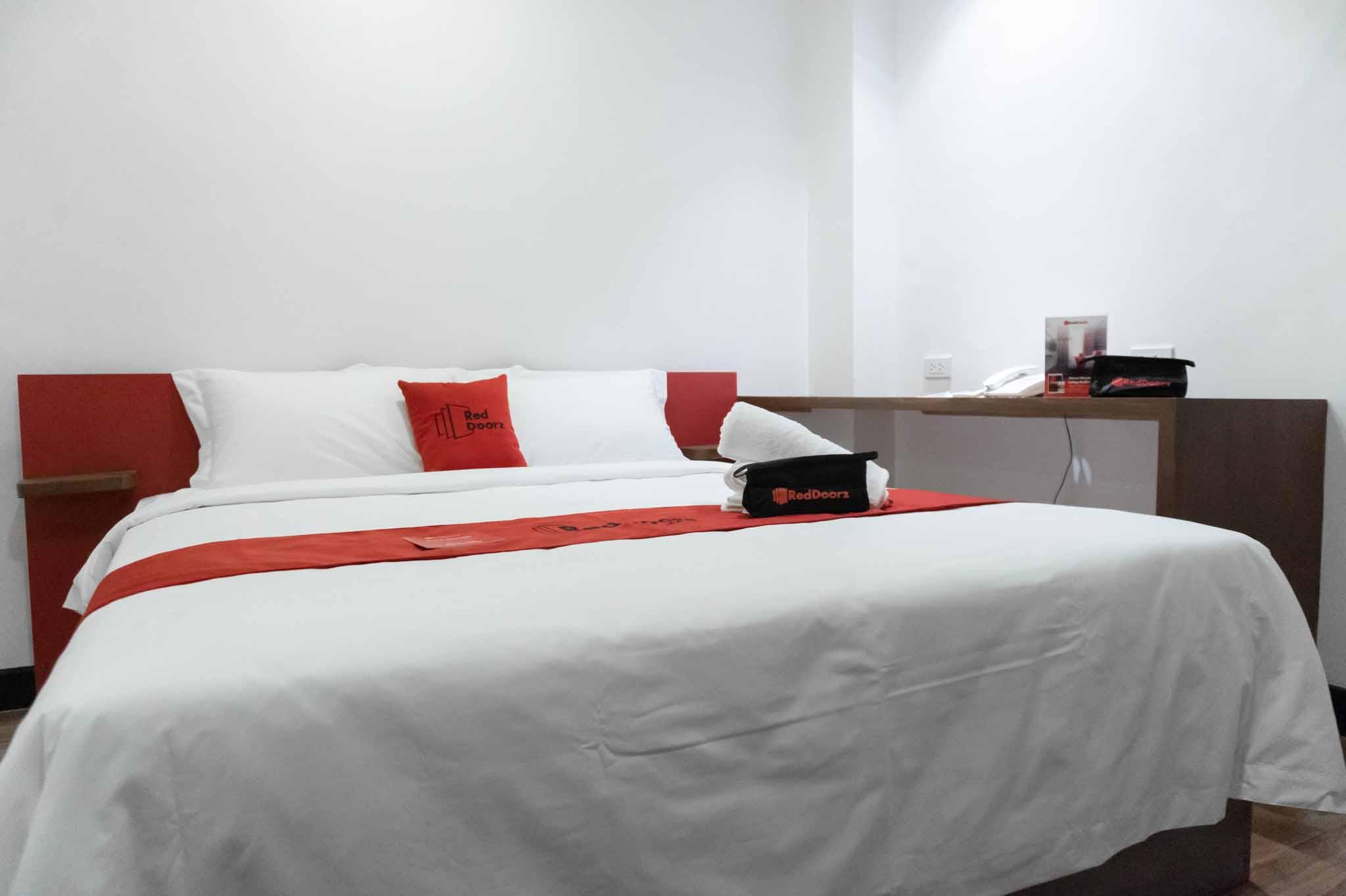 Reddoorz Plus At Mm Hotel Las Pinas Former Reddoorz Plus Near Bamboo Organ Εξωτερικό φωτογραφία