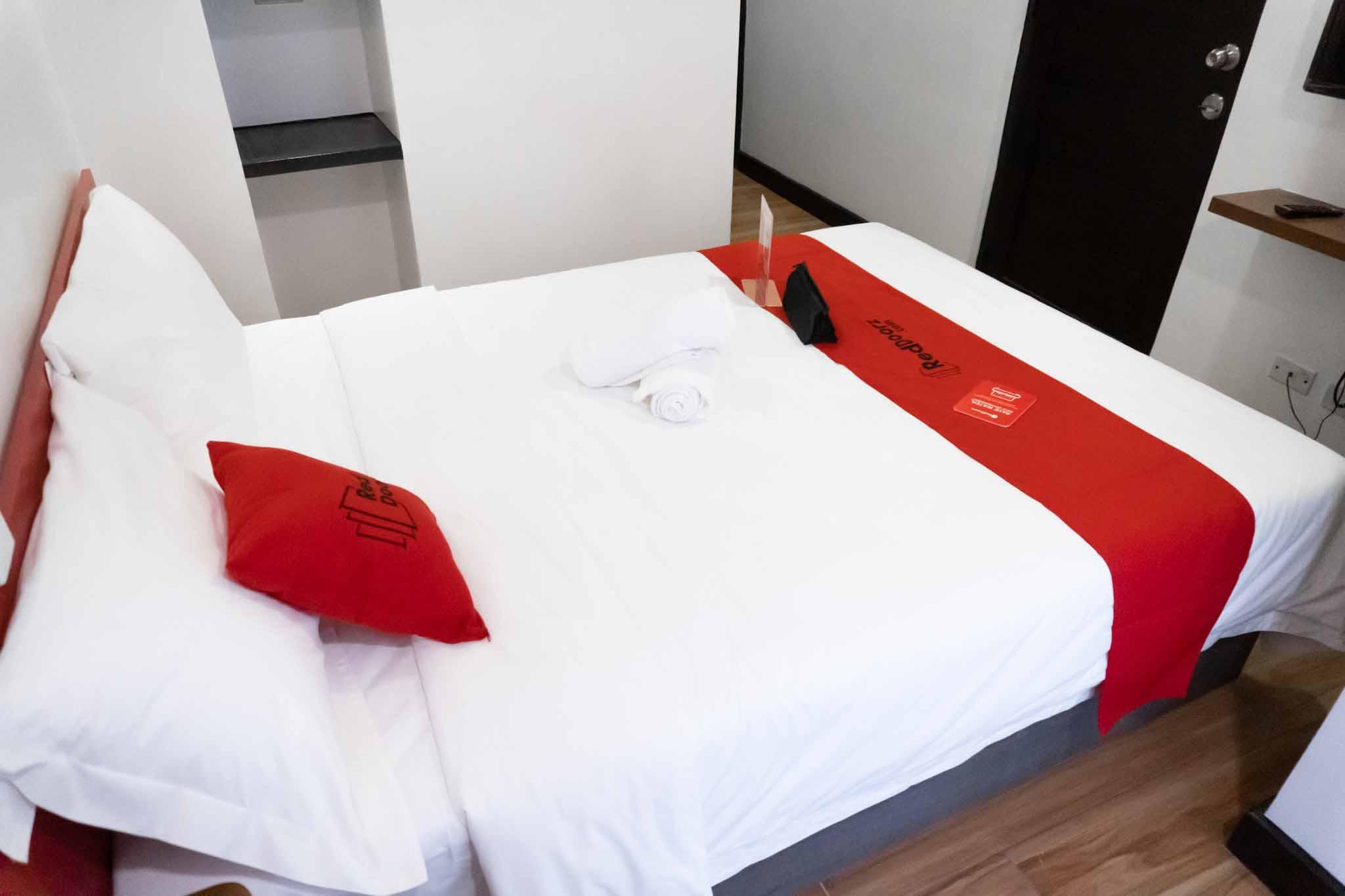 Reddoorz Plus At Mm Hotel Las Pinas Former Reddoorz Plus Near Bamboo Organ Εξωτερικό φωτογραφία