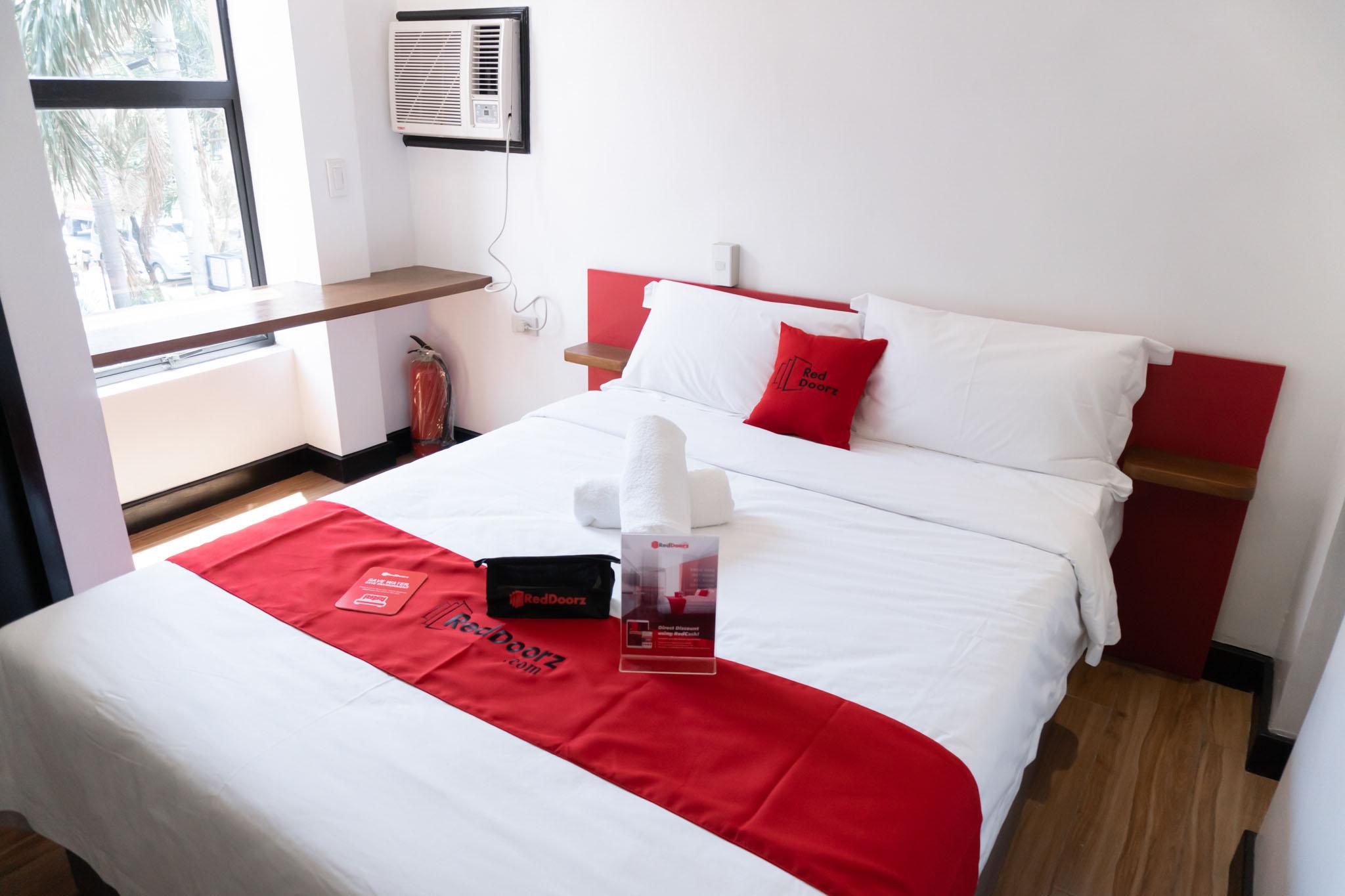 Reddoorz Plus At Mm Hotel Las Pinas Former Reddoorz Plus Near Bamboo Organ Εξωτερικό φωτογραφία