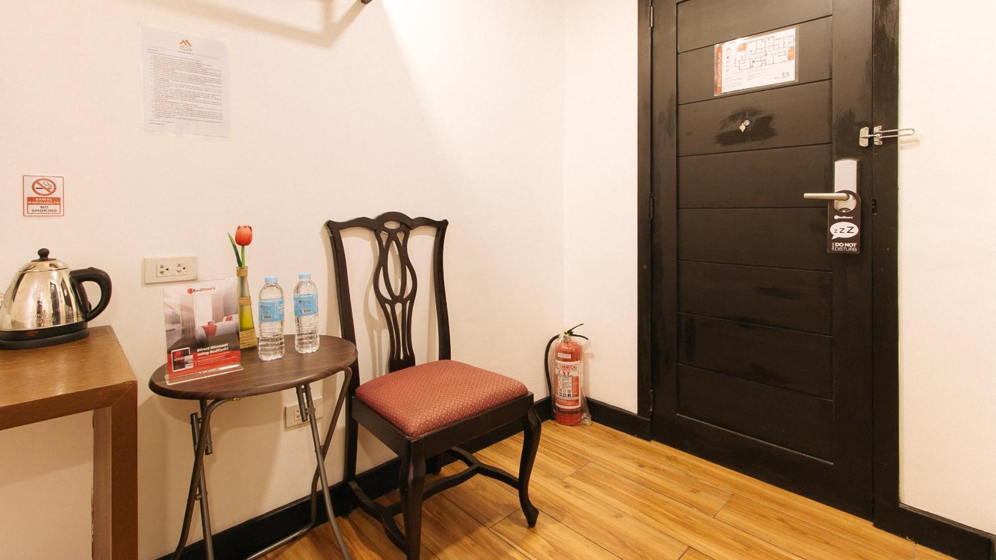 Reddoorz Plus At Mm Hotel Las Pinas Former Reddoorz Plus Near Bamboo Organ Εξωτερικό φωτογραφία
