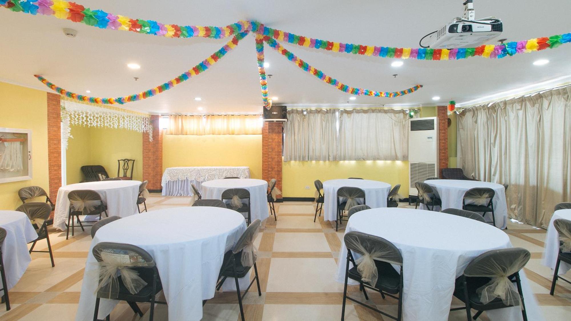 Reddoorz Plus At Mm Hotel Las Pinas Former Reddoorz Plus Near Bamboo Organ Εξωτερικό φωτογραφία