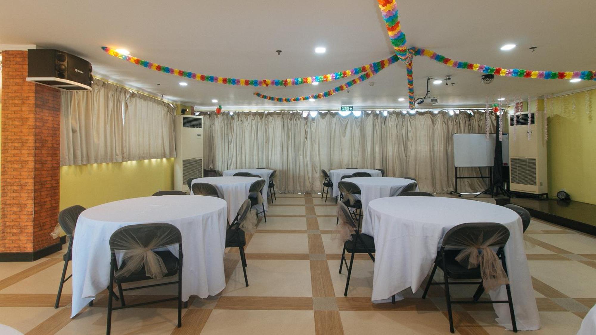 Reddoorz Plus At Mm Hotel Las Pinas Former Reddoorz Plus Near Bamboo Organ Εξωτερικό φωτογραφία