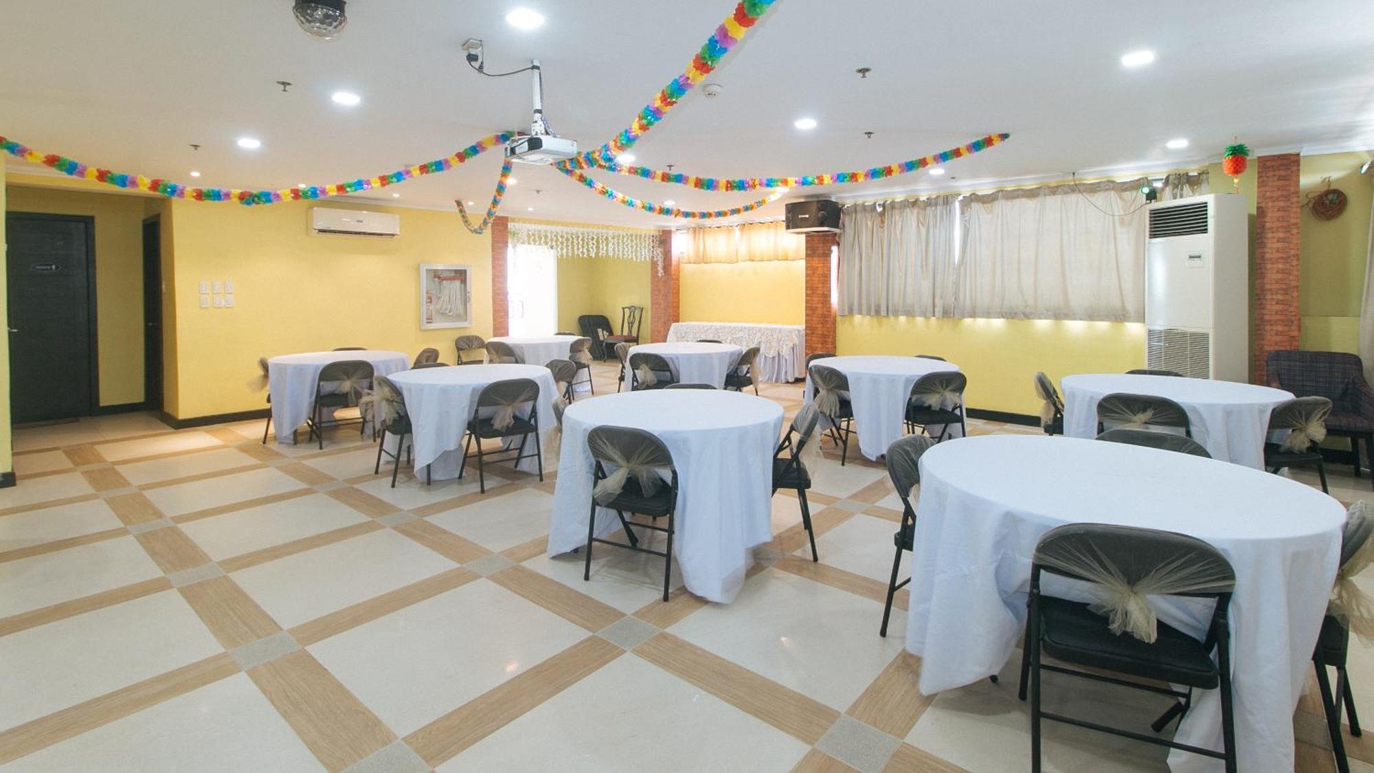 Reddoorz Plus At Mm Hotel Las Pinas Former Reddoorz Plus Near Bamboo Organ Εξωτερικό φωτογραφία