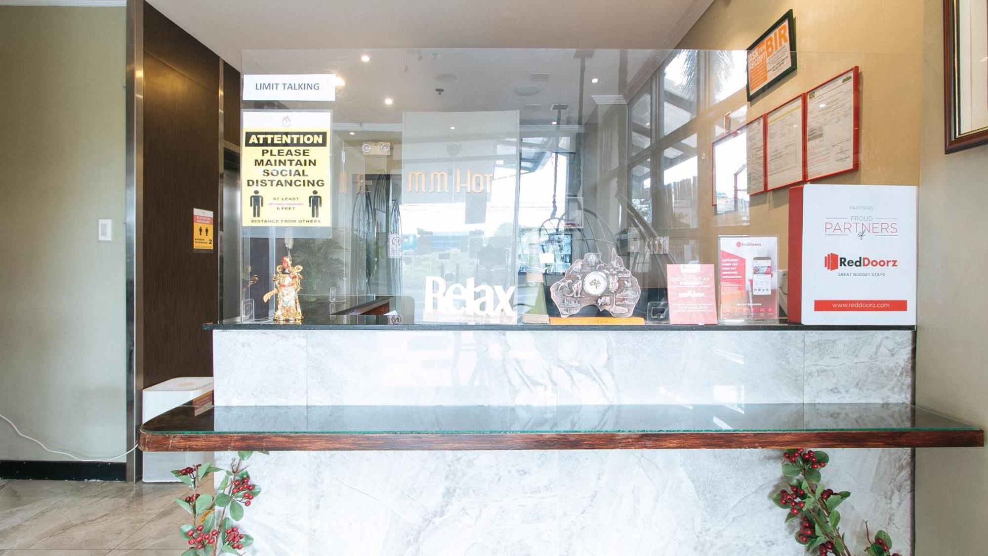 Reddoorz Plus At Mm Hotel Las Pinas Former Reddoorz Plus Near Bamboo Organ Εξωτερικό φωτογραφία