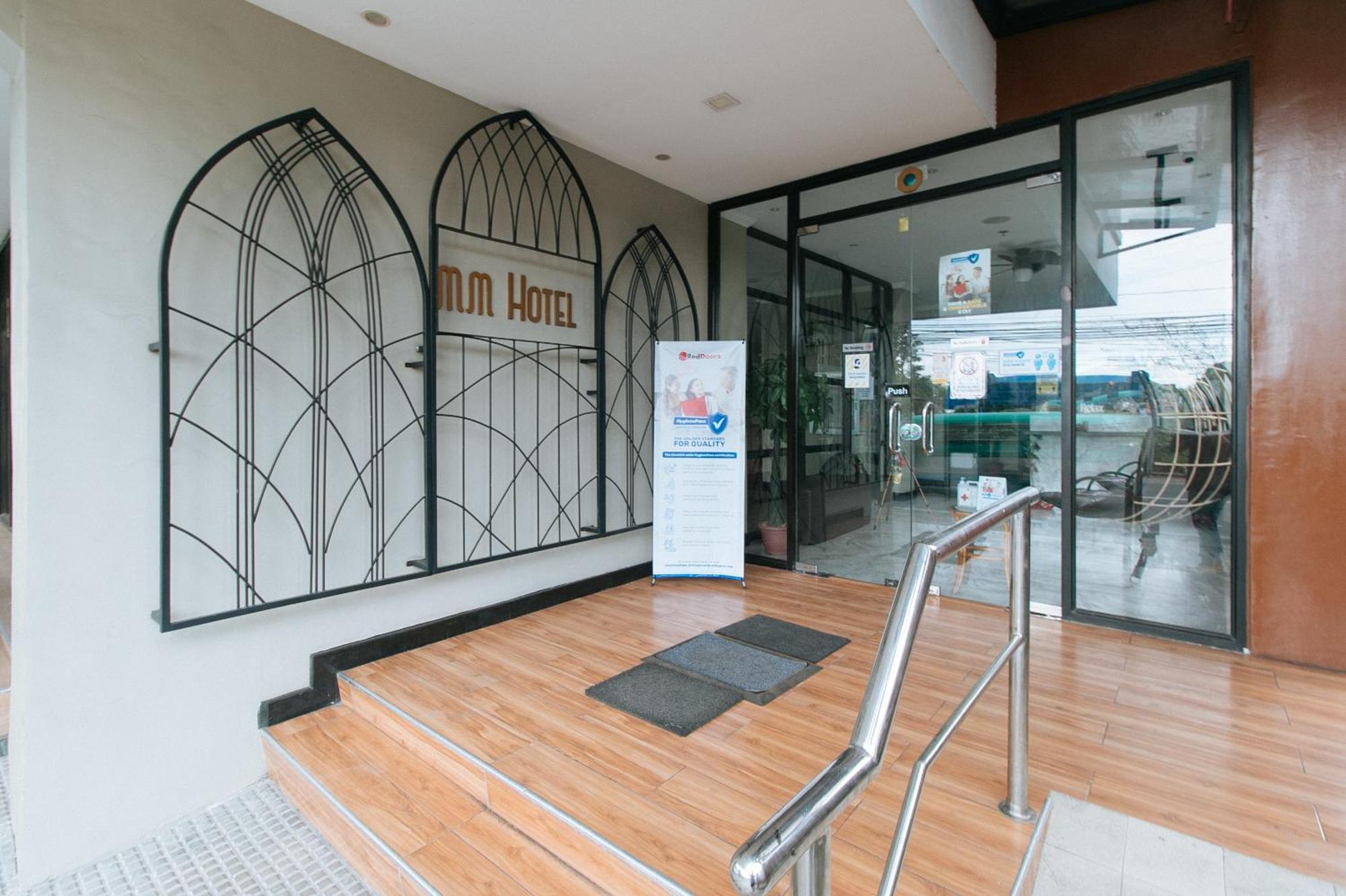 Reddoorz Plus At Mm Hotel Las Pinas Former Reddoorz Plus Near Bamboo Organ Εξωτερικό φωτογραφία